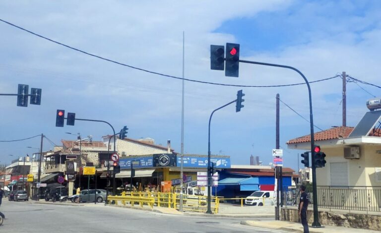 Σε λειτουργία οι νέοι φωτεινοί σηματοδότες στον δήμο Βέλου – Βόχας Κορινθίας