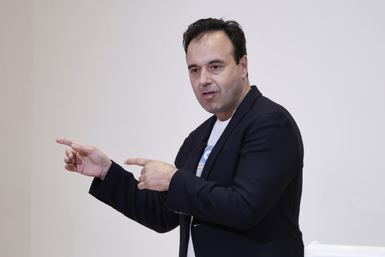 Δ.Παπαστεργίου: Στόχος να φέρουμε όλο το κράτος στο κινητό του πολίτη