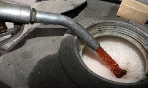 Γέμισε δώρα «Το δέντρο της αγάπης» στη Μυτιλήνη