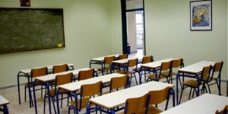 Καταγγελία στη Χαλκιδική: Έδιωξαν μαθήτρια γιατί δε χωρούσε στην τάξη
