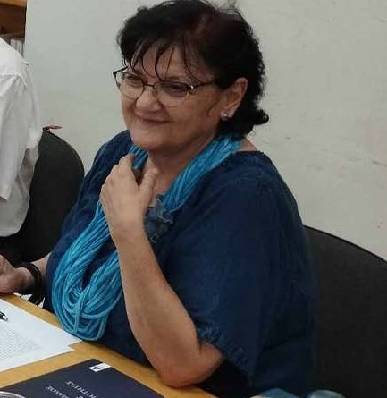 Αποχωρεί από τη Βιβλιοθήκη Πύργου η Νίκη Κατσιάπη
