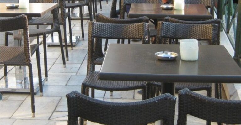 Κέρκυρα: Δεκάδες πρόστιμα για αυθαίρετη κατάληψη κοινόχρηστων χώρων με τραπεζοκαθίσματα