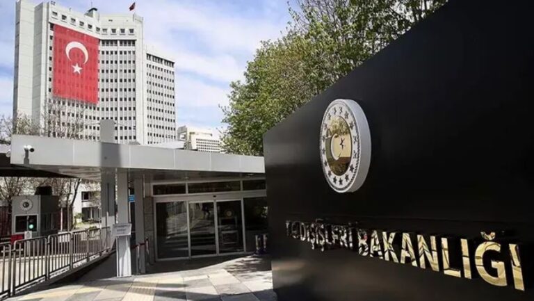 Τουρκικό ΥΠΕΞ για την ανανέωση της απόφασης των ΗΠΑ για άρση του εμπάργκο όπλων στην Κύπρο: «Σοβαρό λάθος, υπονομεύει τις ισορροπίες στην περιοχή»