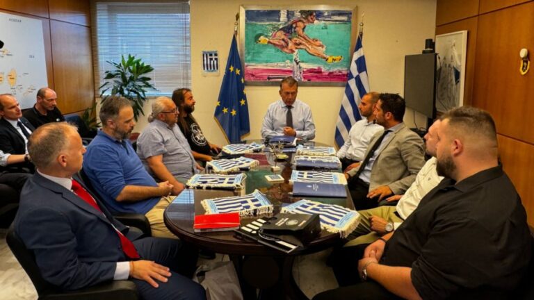 O Βρούτσης υποδέχτηκε τους εκπροσώπους των 8 νόμιμων Λεσχών Φιλάθλων της χώρας μας (video)