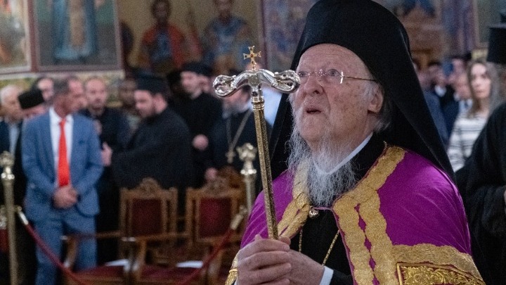 Οικουμενικός Πατριάρχης Βαρθολομαίος από τη Θεσσαλονίκη: «Η ειρήνη δεν είναι απλώς μη πόλεμος, η αγάπη δεν είναι απλώς μη μίσος, ο Θεός είναι αγάπη και πρώτη προτεραιότητα»