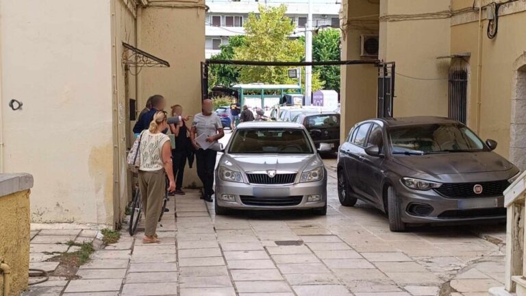 Στον Εισαγγελέα δύο νεαροί για την επίθεση με μαχαίρι στα Χανιά- Ελεύθεροι οι υπόλοιποι