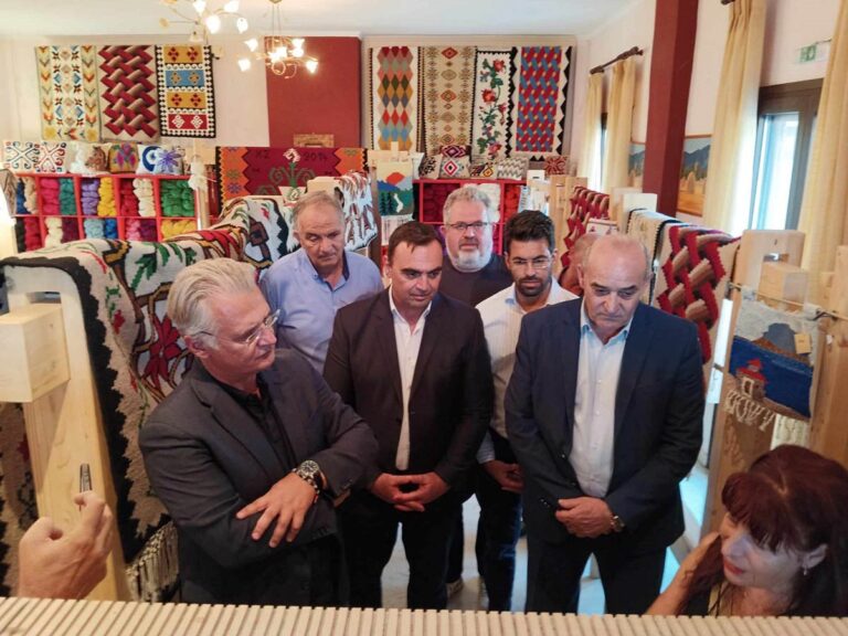 Συνεχίζει τη λειτουργεία της η δομή διδασκαλίας της υφαντικής τέχνης στο Γεράκι της Λακωνίας