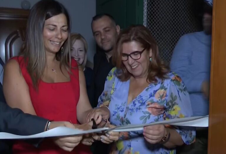 Εγκαινιάστηκε το Γραφείο Αναδοχής και Υιοθεσίας στη Θεσσαλονίκη από τη Σ. Ζαχαράκη