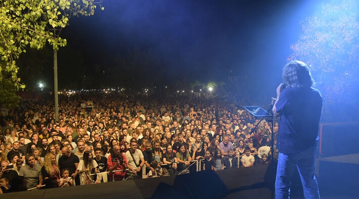 Λάρισα: Μεγάλη πολιτική συγκέντρωση στο Φεστιβάλ ΚΝΕ -“Οδηγητή”