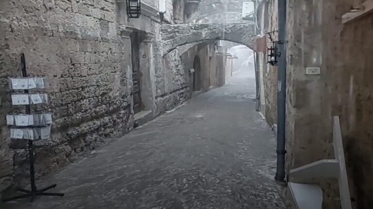 Σοβαρά προβλήματα έχει προκαλέσει η βροχή στη Ρόδο