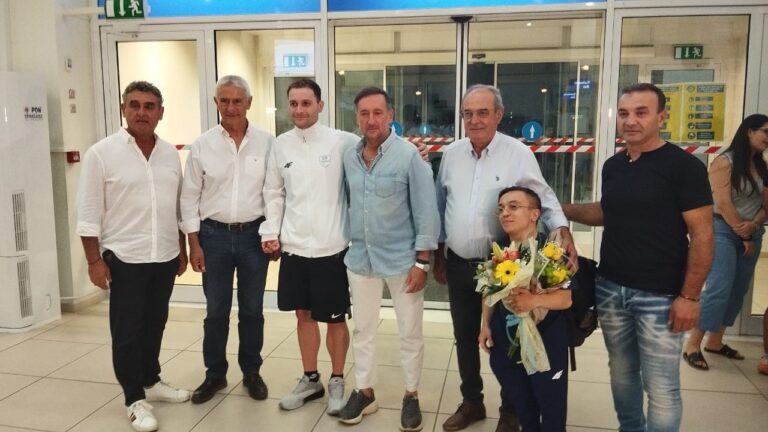 Αλεξανδρούπολη: Θερμή υποδοχή Αλ. Λεργιού και Δημ. Μιχαλεντζάκη στο αεροδρόμιο «Δημόκριτος»