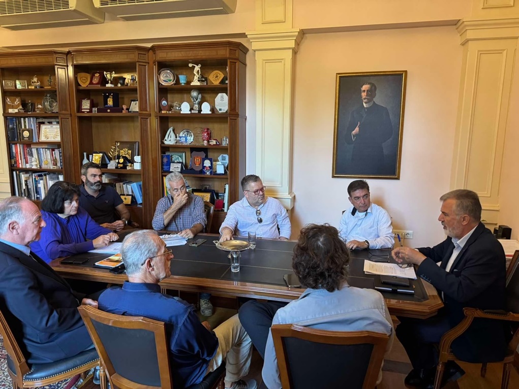 Κέρκυρα: Συνάντηση Δημάρχου – Ξενοδόχων για την αύξηση των τελών καθαριότητας και φωτισμού
