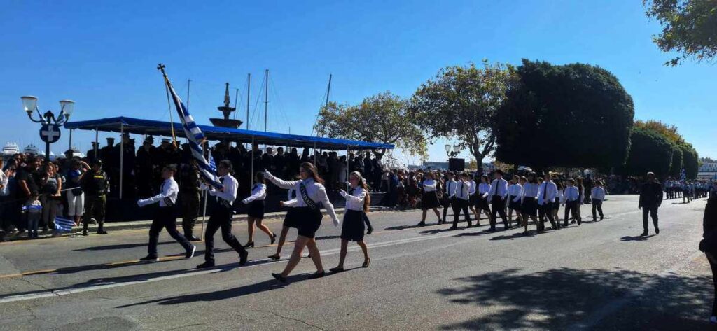 Ρόδος: Μεγάλη παρέλαση για την επέτειο του “ΌΧΙ” – Την κυβέρνηση εκπροσώπησε ο υπουργός Υγείας Ά. Γεωργιάδης