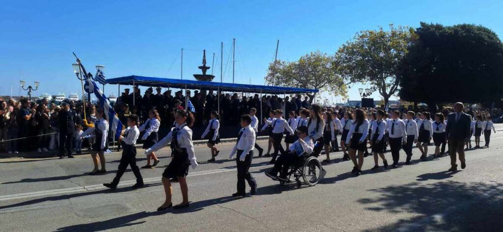 Ρόδος: Μεγάλη παρέλαση για την επέτειο του “ΌΧΙ” – Την κυβέρνηση εκπροσώπησε ο υπουργός Υγείας Ά. Γεωργιάδης