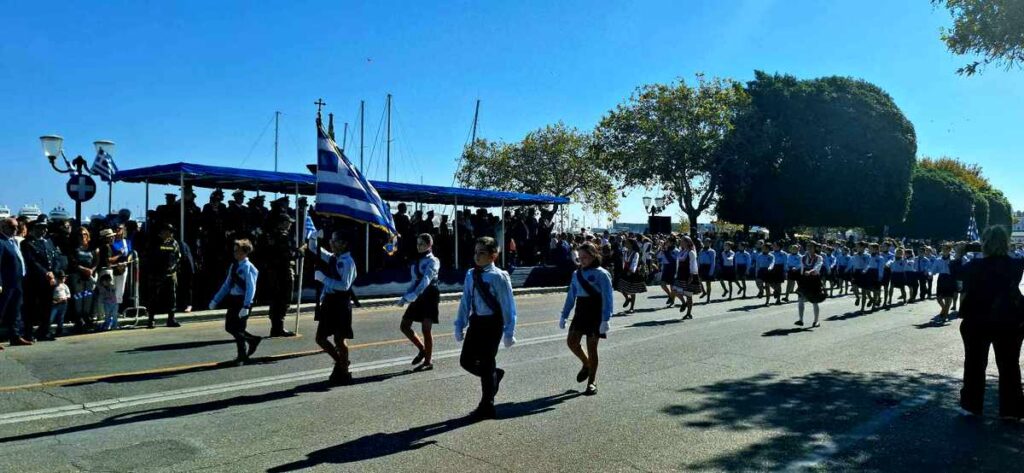Ρόδος: Μεγάλη παρέλαση για την επέτειο του “ΌΧΙ” – Την κυβέρνηση εκπροσώπησε ο υπουργός Υγείας Ά. Γεωργιάδης