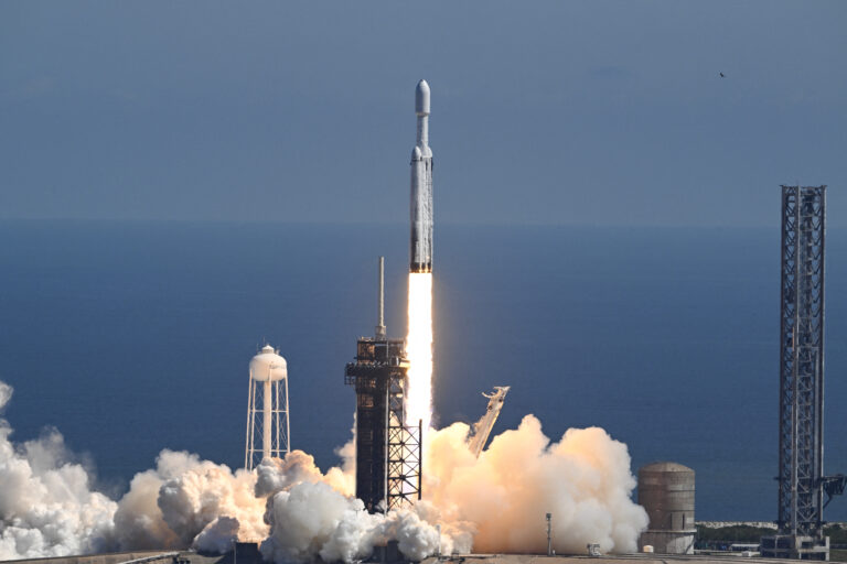 NASA: Προς αναζήτηση ζωής σε δορυφόρο του Δία το διαστημόπλοιο Europa Clipper