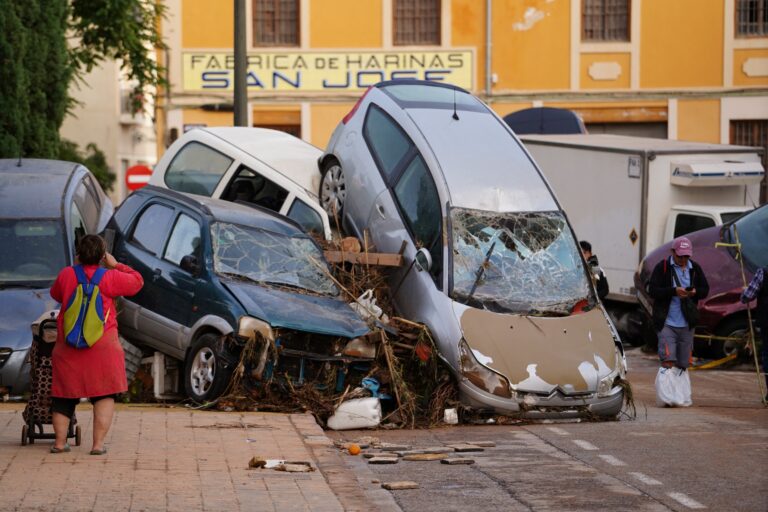 Βαλένθια: «Παντού νερό, είναι μία τραγωδία» – Όσα μεταδίδει η απεσταλμένη του ΕΡΤΝews