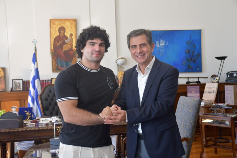 Τον Χάλκινο Ολυμπιονίκη του Τζούντο Θεόδωρο Τσελίδη υποδέχθηκε στο ΥΜΑΘ ο Κ. Γκιουλέκας