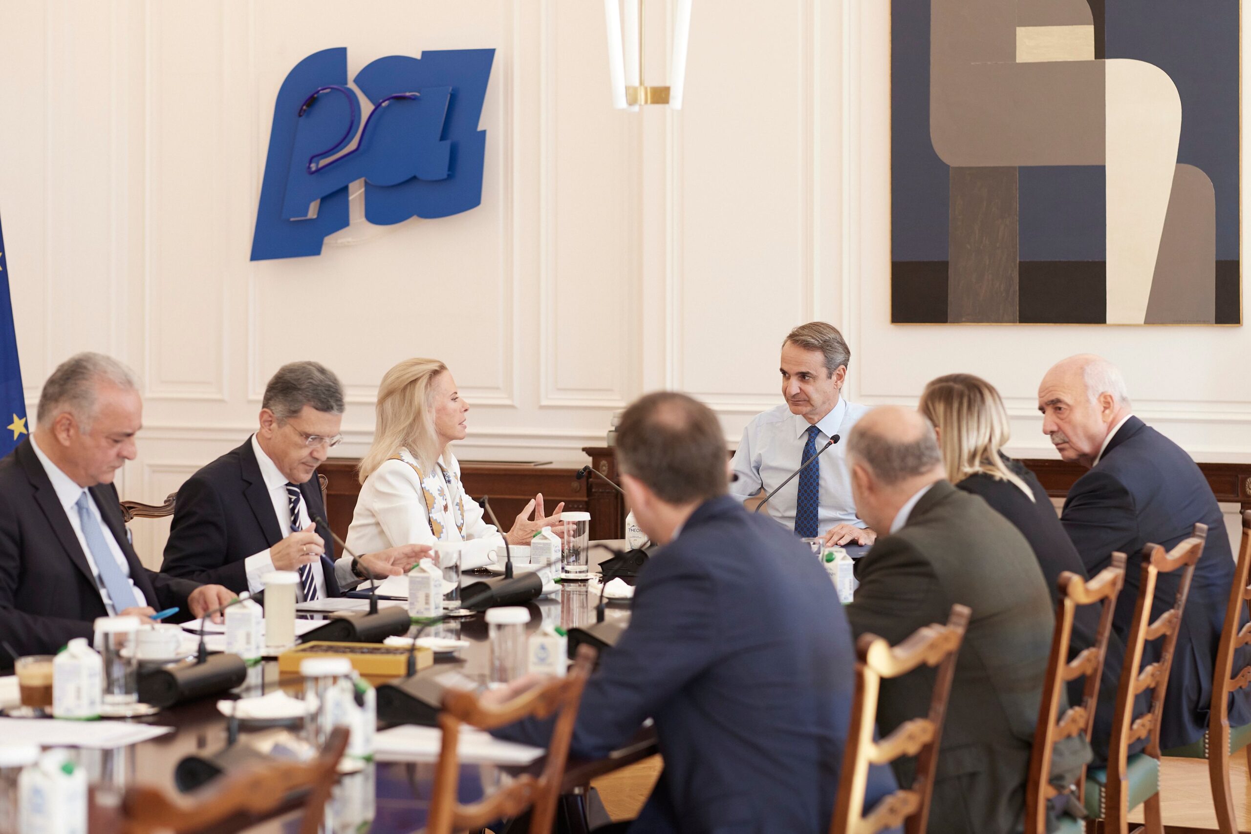 Κ. Μητσοτάκης: Tηλεφωνική επικοινωνία με το Ν. Χριστοδουλίδη – Συνάντηση με τους ευρωβουλευτές της ΝΔ