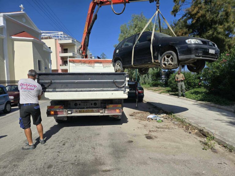 Απομακρύνονται τα εγκαταλελειμμένα οχήματα από τον Δήμο Ζακύνθου