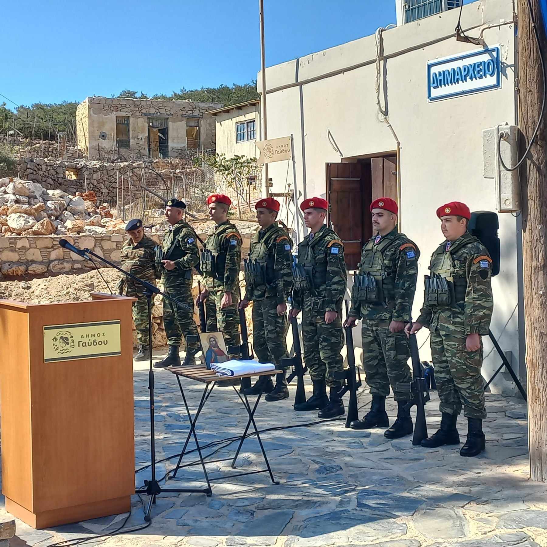 Χανιά: Με συγκίνηση και φέτος η παρέλαση στη Γαύδο (βίντεο)
