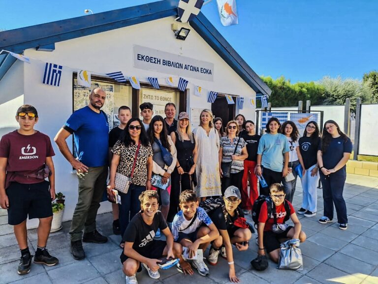 Η υφυπουργός Παιδείας Ζέττα Μακρή με το 1ο Γυμνάσιο Βόλου στην Κύπρο