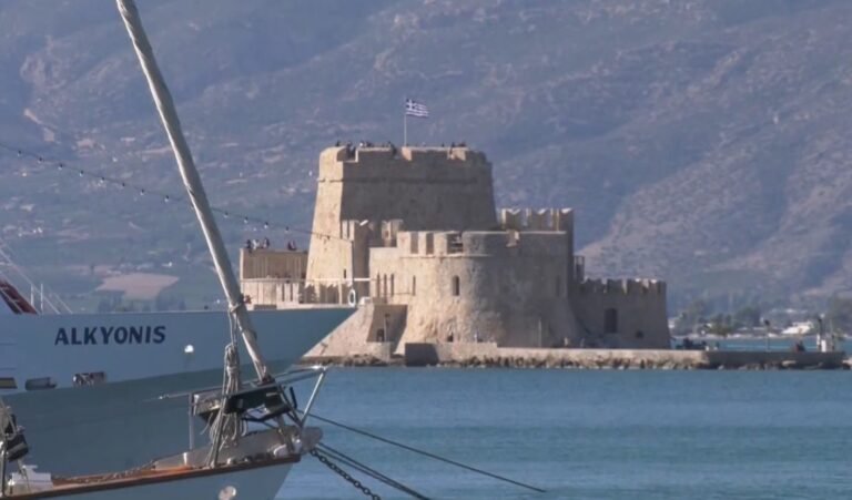 «Βούλιαξε» το Ναύπλιο από επισκέπτες το τριήμερο της 28ης Οκτωβρίου