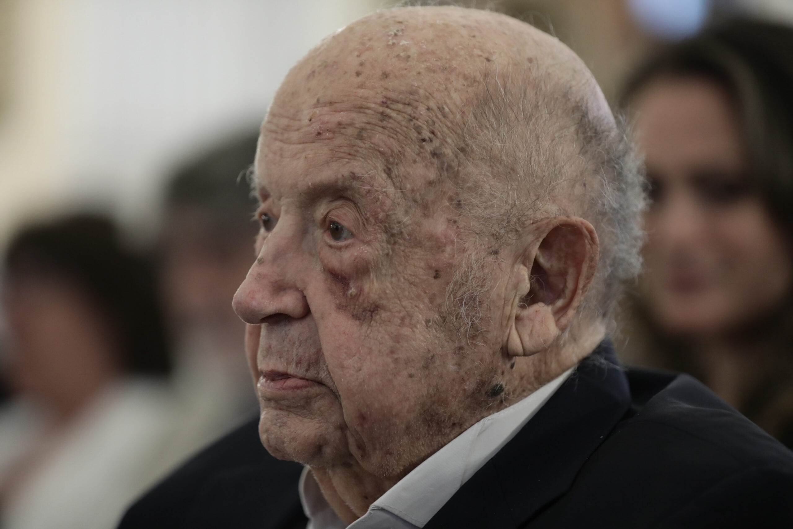 «Έπεσε βαθιά σιωπή» – Οι συνθέσεις του Μίμη Πλέσσα μεγάλωσαν γενιές και γενιές, αφήνοντας εποχή