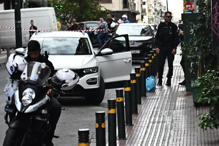 Προφυλακιστέος ο 39χρονος που συνελήφθη με εκρηκτικά και όπλο στο κέντρο της Αθήνας – Ελεύθερη με περιοριστικούς όρους η σύντροφος του