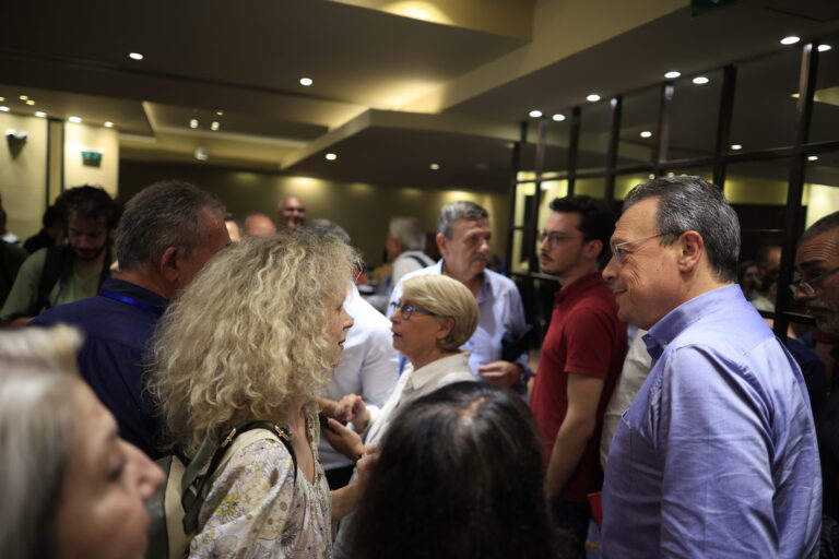 Εκρηκτική συνεδρίαση της ΚΕ του ΣΥΡΙΖΑ: Το παρασκήνιο πίσω από το «μπλόκο» στην υποψηφιότητα Κασσελάκη – Με το βλέμμα στο συνέδριο του Νοεμβρίου