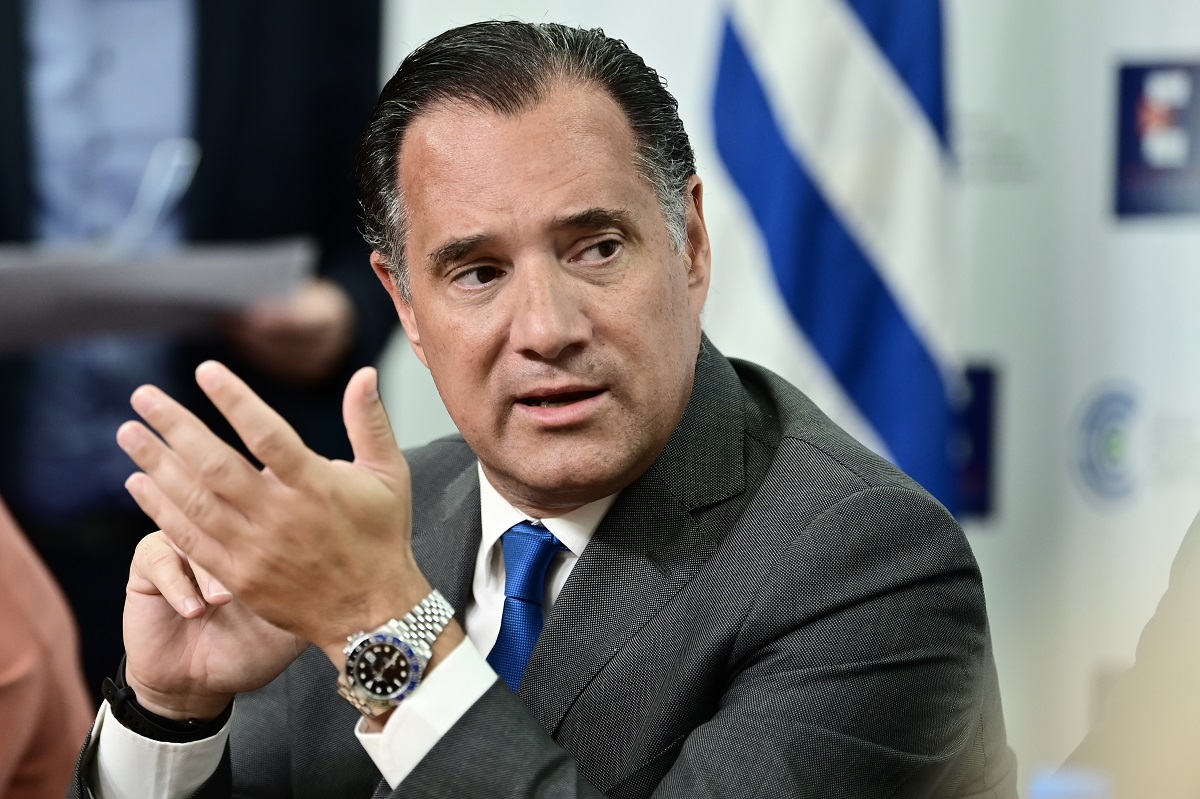 Live οι ανακοινώσεις του υπουργού Υγείας για τα φαρμακεία του ΕΟΠΥΥ