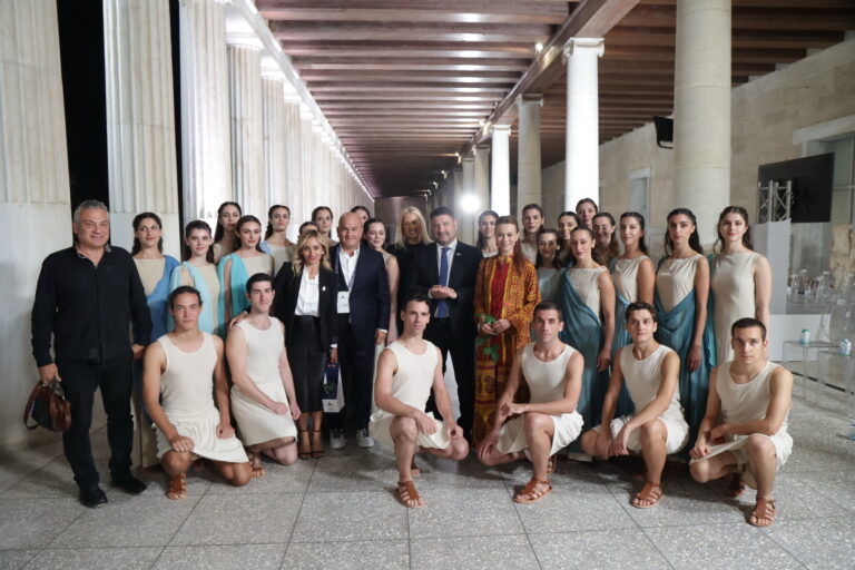 Η Περιφέρεια Αττικής βράβευσε σε μία λαμπερή εκδήλωση τους Έλληνες Ολυμπιονίκες του Παρισιού