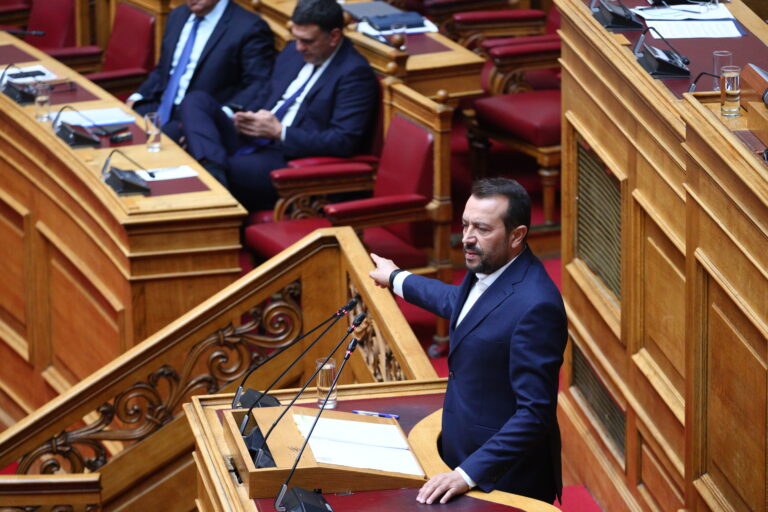 Ν. Παππάς για Κυρ. Μητσοτάκη: Θεσμικό ατόπημα η διπλή απουσία του από την ομιλία του προέδρου του δεύτερου σε δύναμη κόμματος