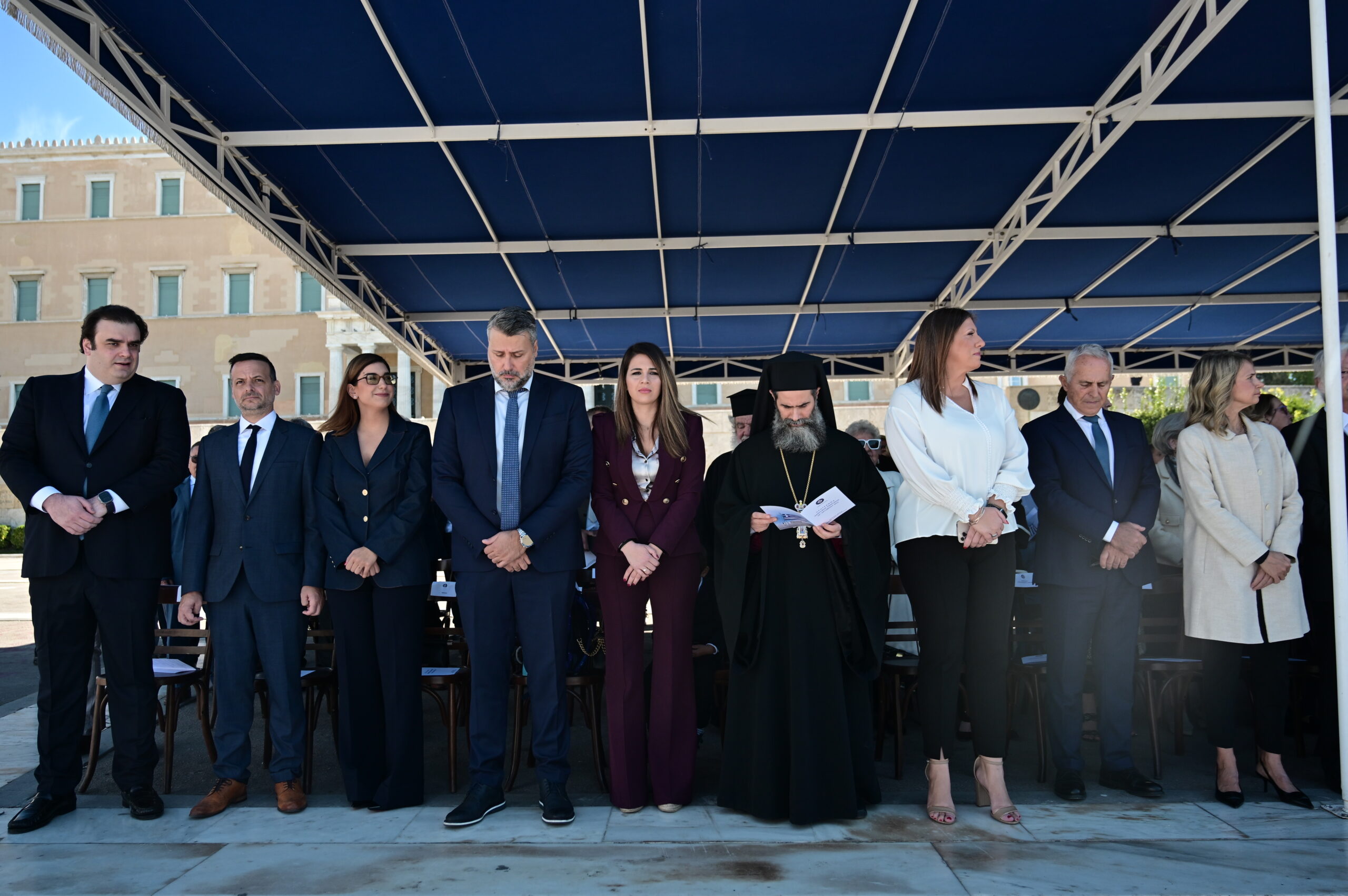 Σε εξέλιξη η μαθητική παρέλαση στην Αθήνα