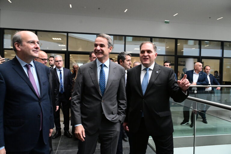 Τα εγκαίνια του νέου κτηρίου της ΑΑΔΕ με ομιλίες του Πρωθυπουργού, του ΥΠΕΘΟ και του Διοικητή