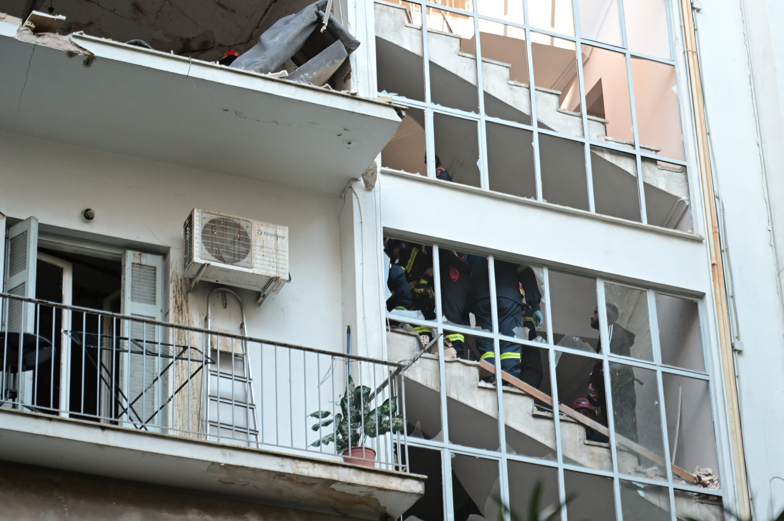 Θρίλερ με την έκρηξη στους Αμπελόκηπους – Η Αντιτρομοκρατική αναλαμβάνει τις έρευνες