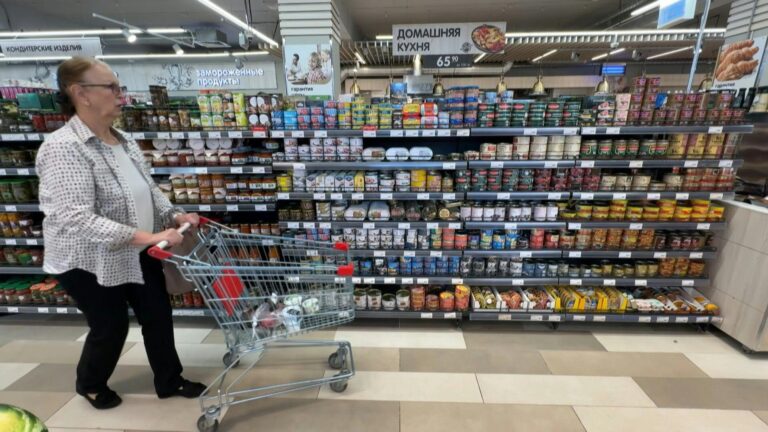 Ευρωβαρόμετρο: Οι Ευρωπαίοι ανησυχούν για την ακρίβεια