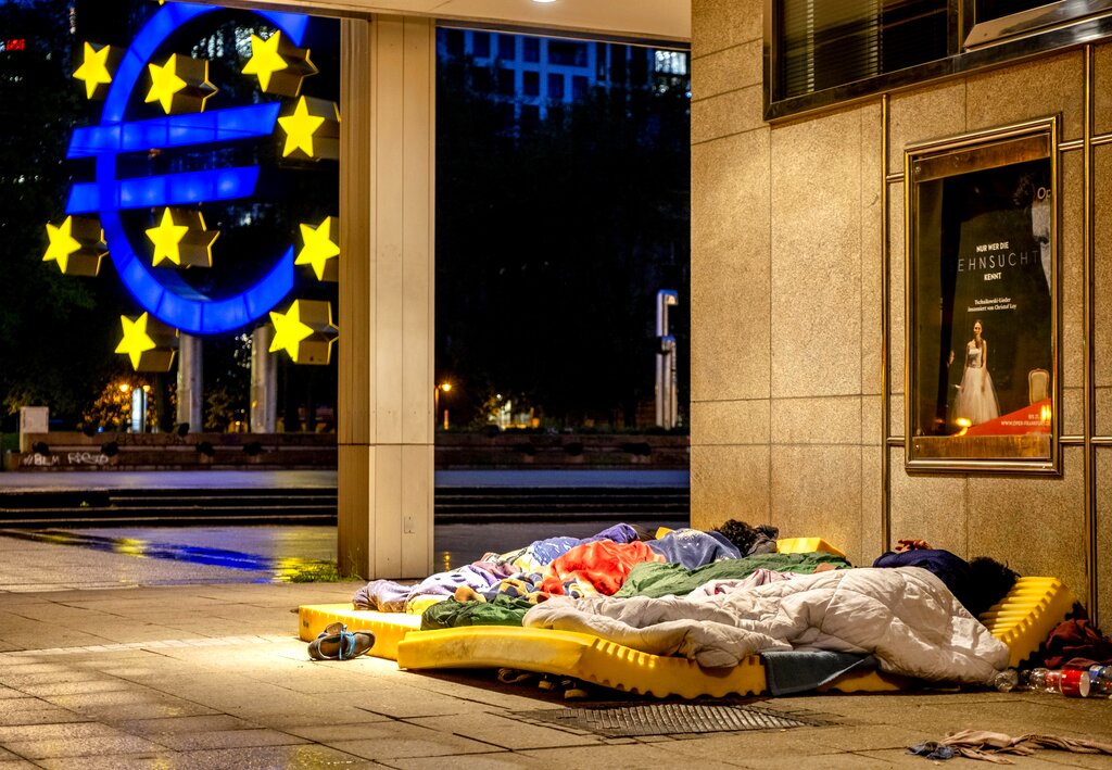 Eurostat: Με τον κίνδυνο της φτώχειας ή του κοινωνικού αποκλεισμού βρίσκεται αντιμέτωπο το 21,4% του πληθυσμού στην ΕΕ