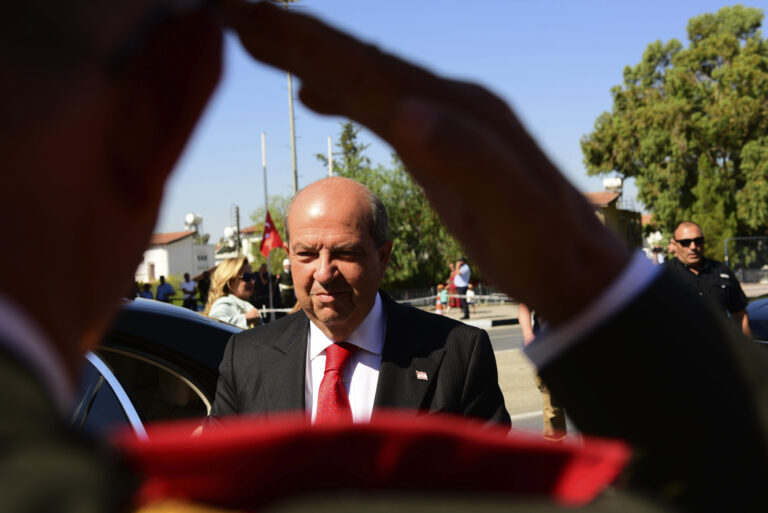 Θα κατεδαφίσουμε ορισμένα κτήρια στα Βαρώσια, δηλώνει ο Τατάρ