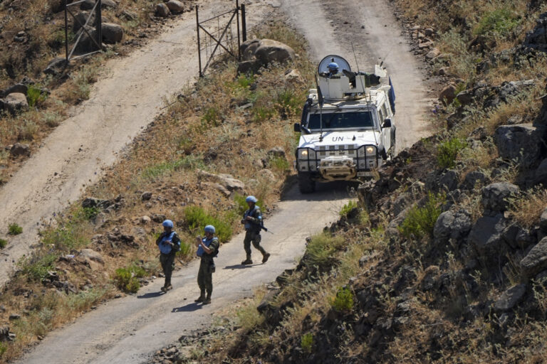Israel Hayom: Μαρτυρίες ότι μέλη της UNIFIL κατασκόπευαν επί πληρωμή για τη Χεζμπολάχ
