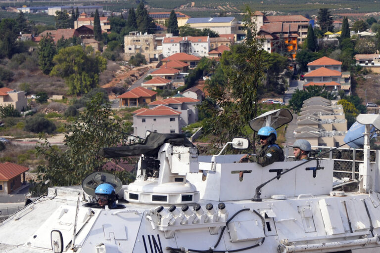 Αλλεπάλληλα ισραηλινά χτυπήματα στη UNIFIL – Γιατί το Τελ Αβίβ θέλει να διώξει τη διεθνή ειρηνευτική δύναμη από τον Λίβανο