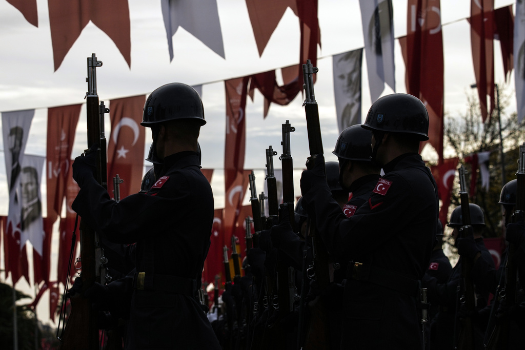Τουρκία: Αποσύρθηκε το νομοσχέδιο για τέλη στις πιστωτικές και τα…ρολόγια υπέρ της αμυντικής βιομηχανίας