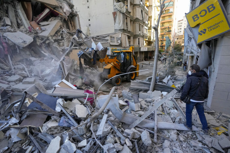 Σφοδρό σφυροκόπημα της Βηρυτού με στόχο τραπεζικά παραρτήματα που συνδέονται με τη Χεζμπολάχ