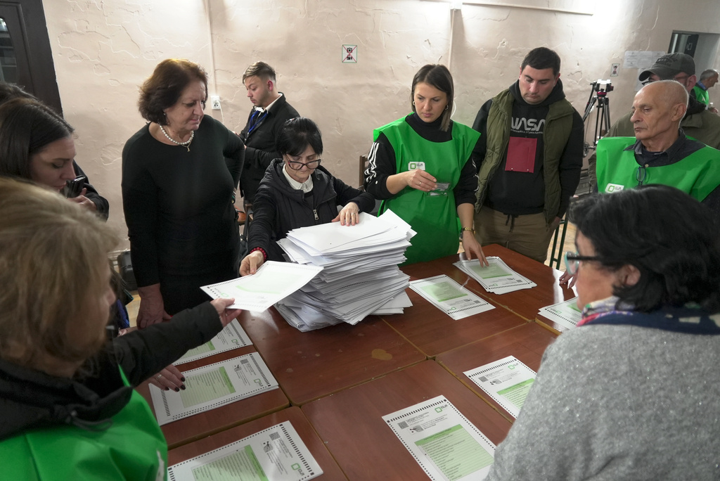 Πόλωση και εκφοβισμό ψηφοφόρων διαπιστώνουν οι Βρετανοί παρατηρητές στις εκλογές της Γεωργίας