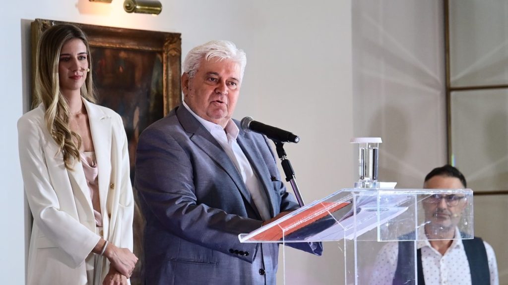 Καραμπέτσος: «Είμαι ευτυχής που ήρθε και πάλι κοντά μας η ΕΡΤ»