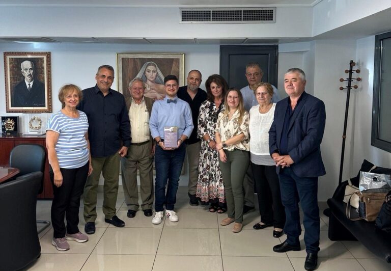 Ο Δήμος Τρίπολης βράβευσε τον Θοδωρή Μουρλά που διακρίθηκε στην 7η Ολυμπιάδα Οικονομικών
