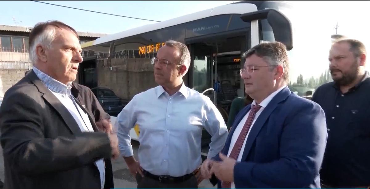 Χ. Σταϊκούρας: 35 νέα λεωφορεία εντάχθηκαν σήμερα στα δρομολόγια της Αττικής