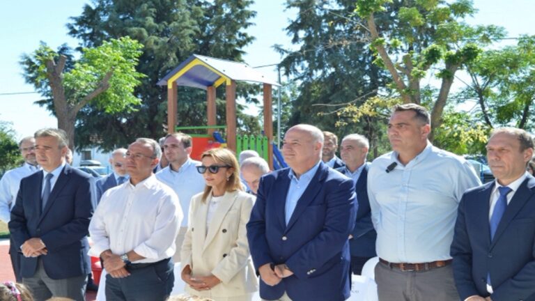 Αγιασμός στα Νηπιαγωγεία Παλαμά που επισκευάσθηκαν μετά την κακοκαιρία «Daniel» παρουσία του Χρ. Σταϊκούρα