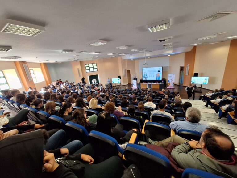 Μετεγγραφές ΑΕΙ: Σήμερα στις 18:00 ανοίγει η πλατφόρμα του υπουργείου Παιδείας – Έως το μεσημέρι της Τρίτης 26/11 οι αιτήσεις