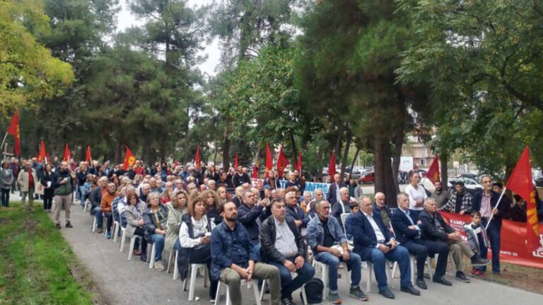 Το ΚΚΕ τίμησε την 80η επέτειο απελευθέρωσης της Λάρισας απο τους Γερμανούς